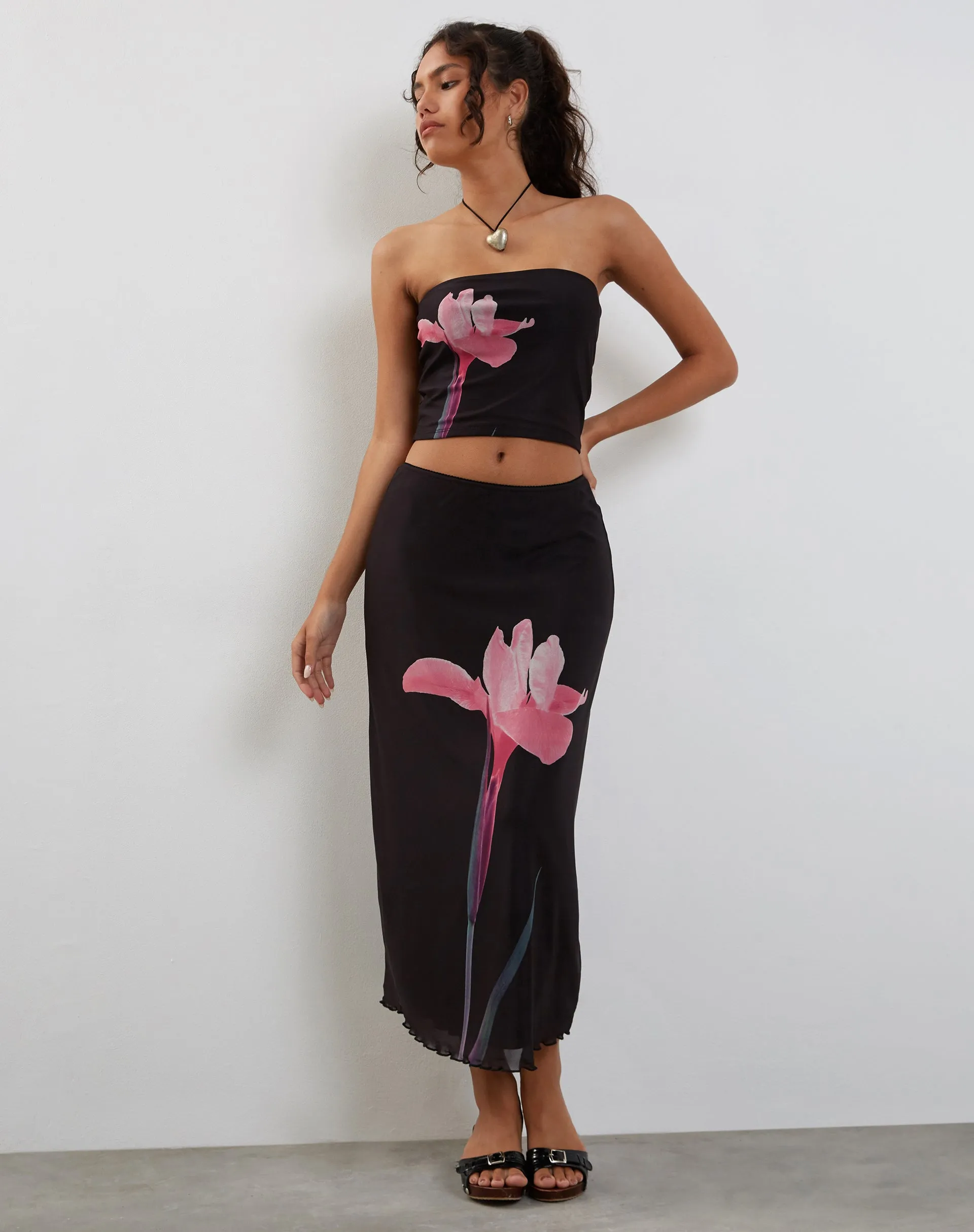 Lassie Midi Skirt in Black with Pink Flower Placement