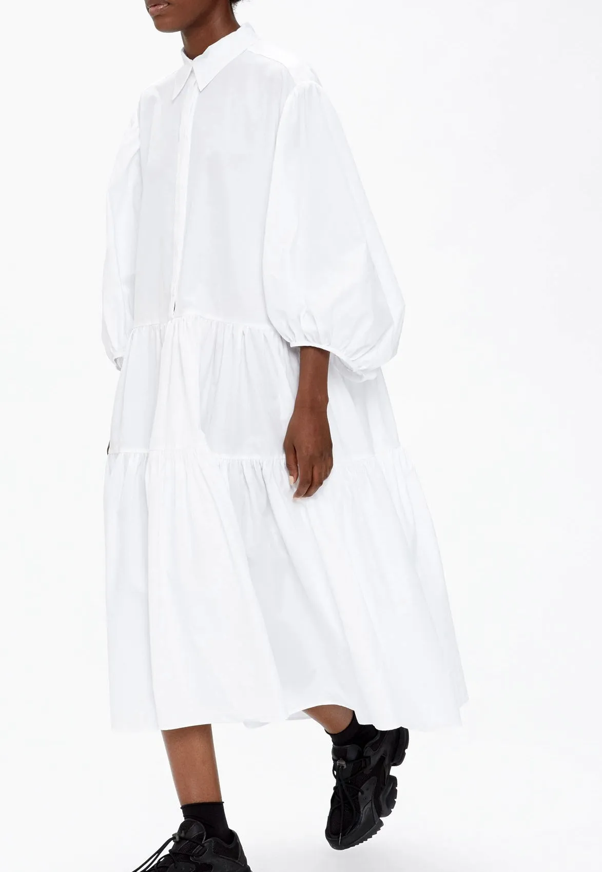 Oversized Button-up Long Dress Shirt in Crisp Poplin / Pointed collar