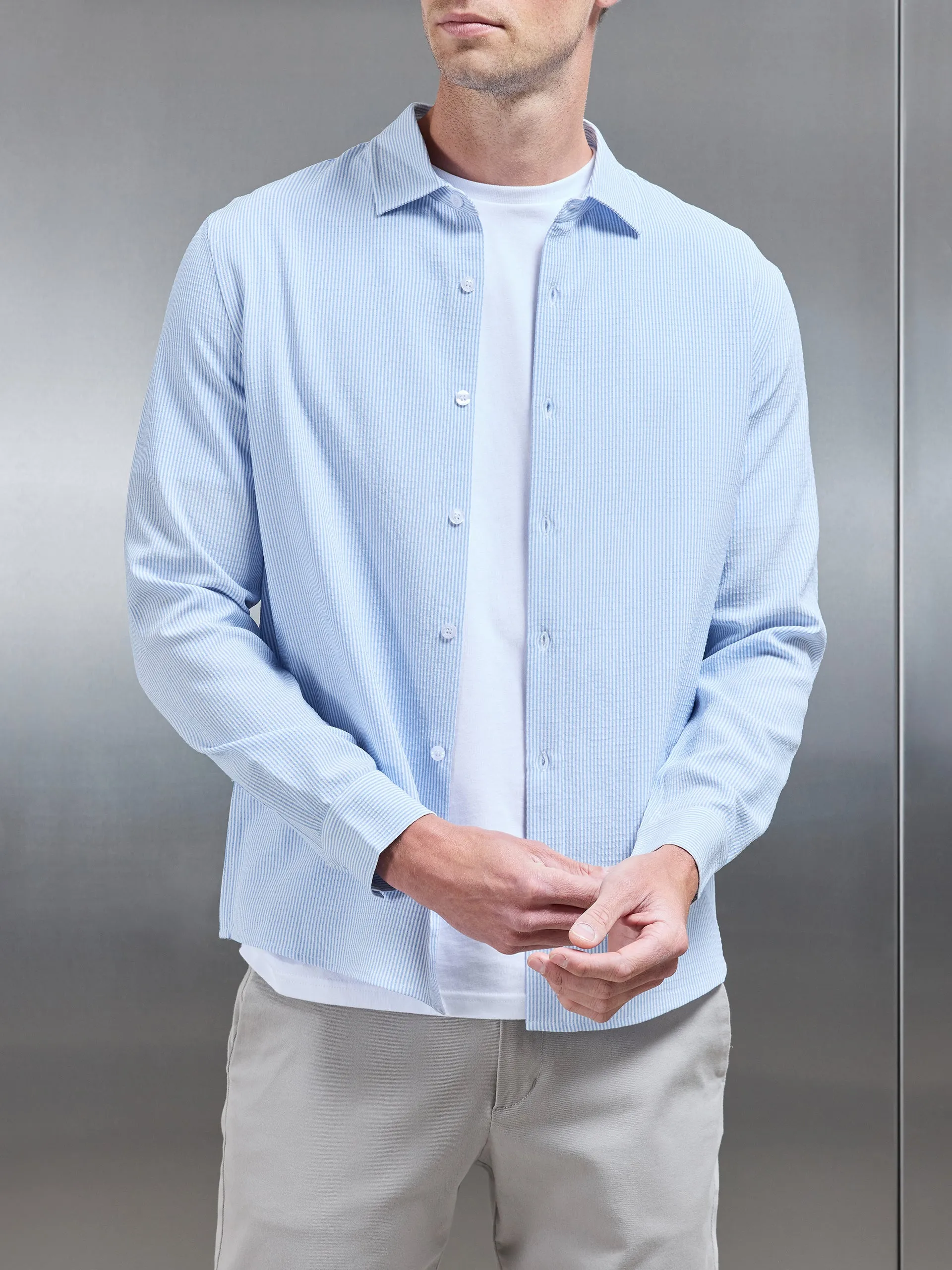 Seersucker Long Sleeve Cutaway Collar Shirt in Light Blue