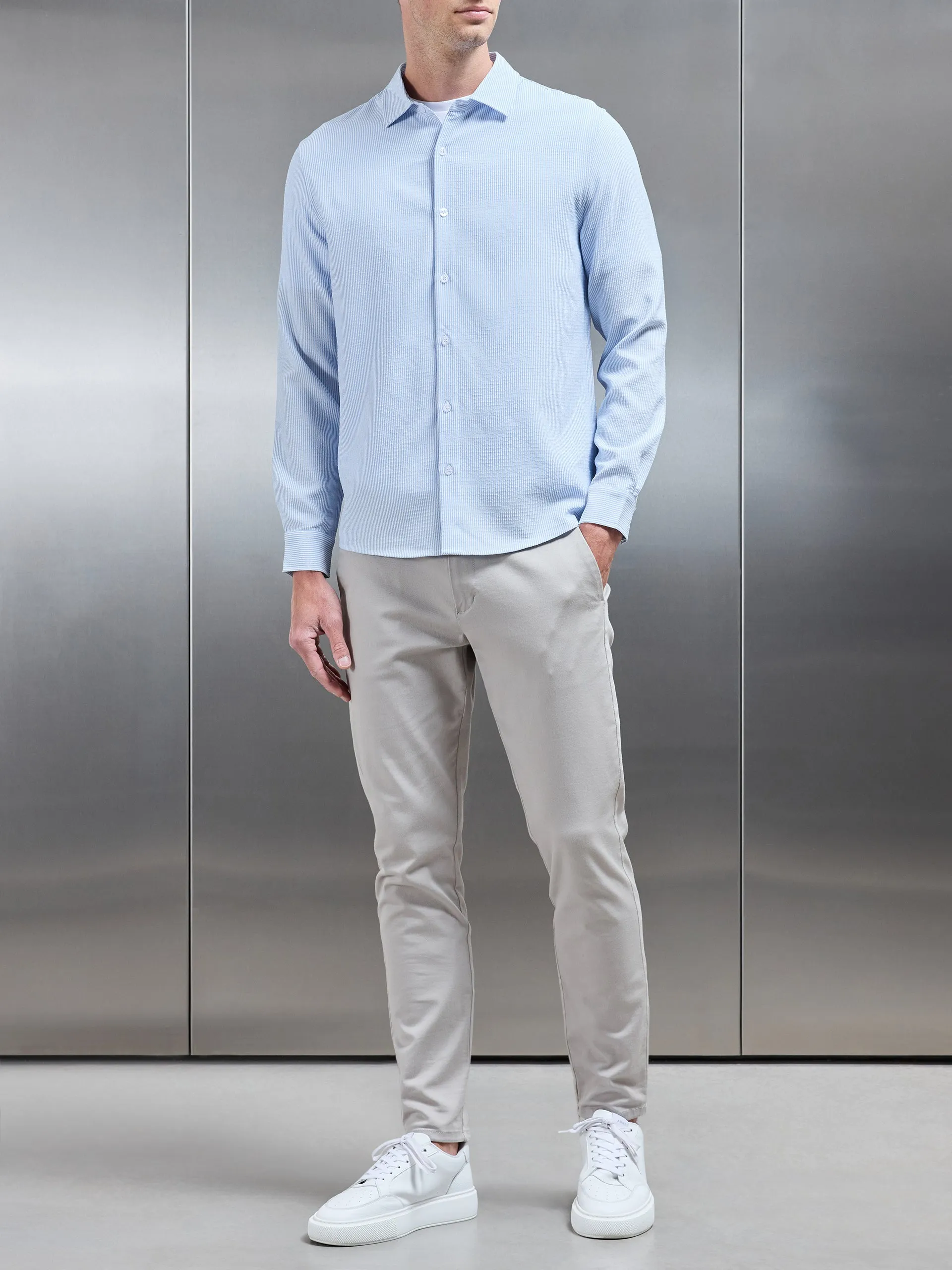 Seersucker Long Sleeve Cutaway Collar Shirt in Light Blue