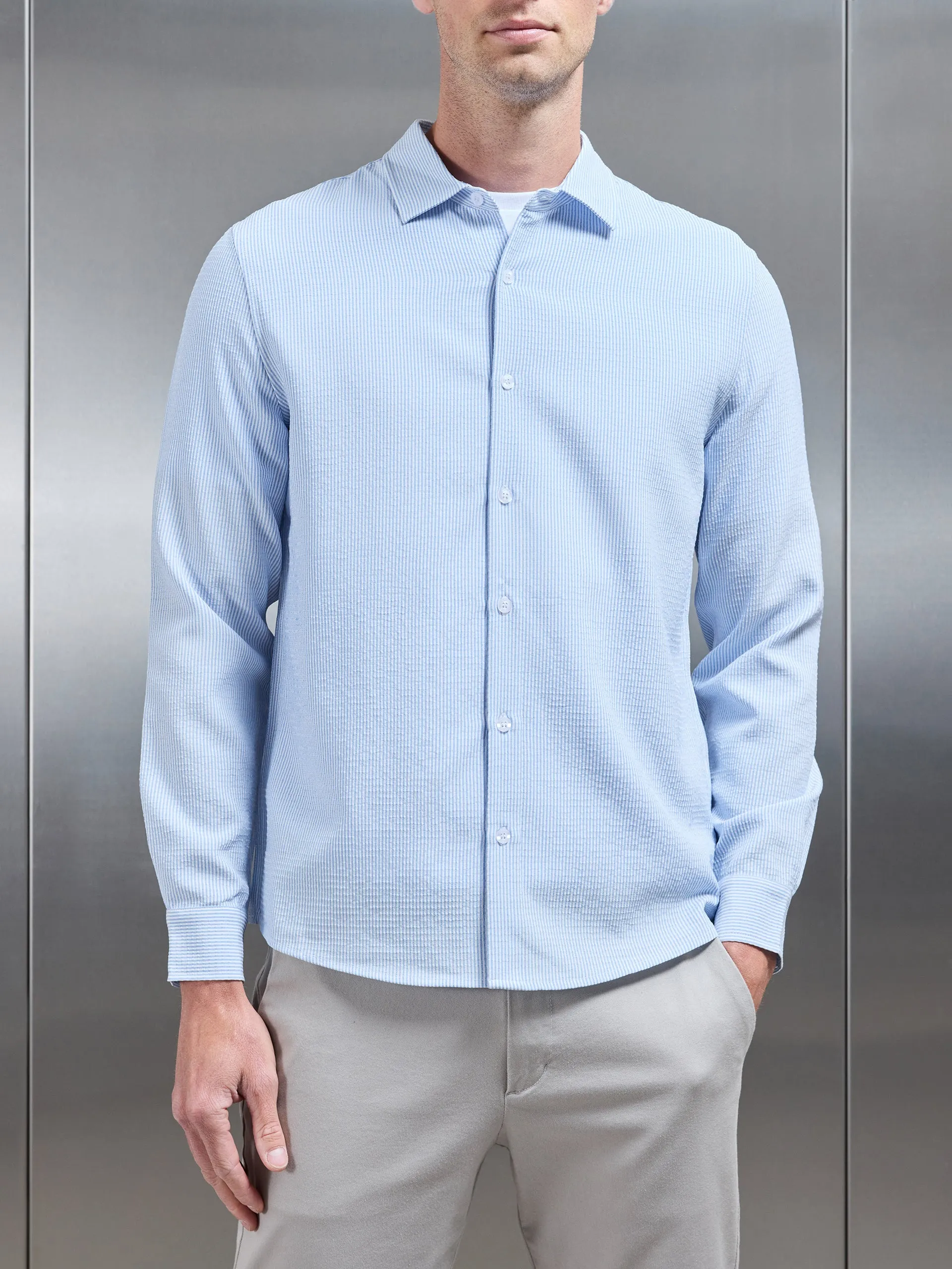 Seersucker Long Sleeve Cutaway Collar Shirt in Light Blue