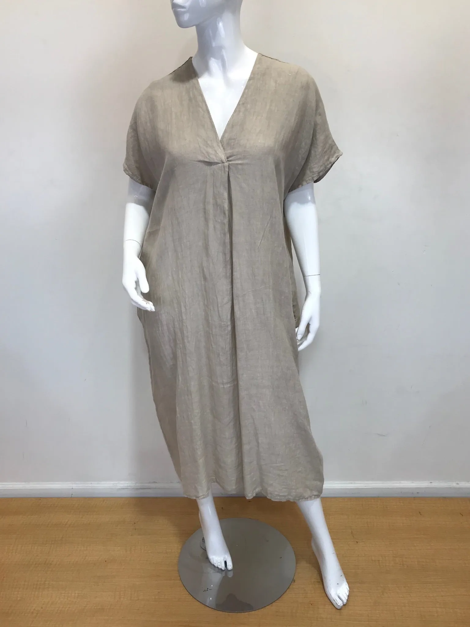 the POHAKU  Linen Caftan Dress