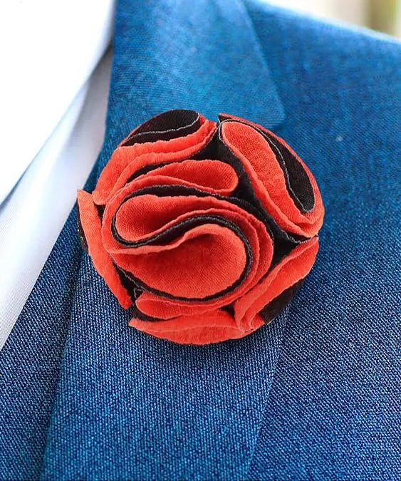 Vittorio Vico Unisex Two-Tone Seersucker Flower Lapel Pin