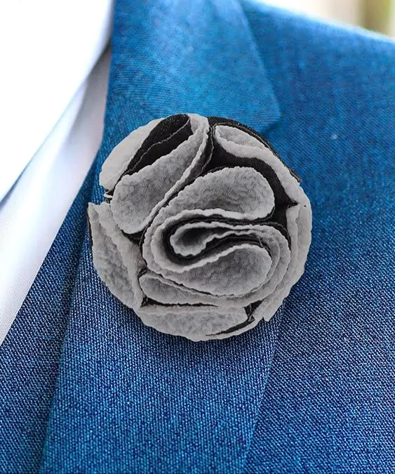 Vittorio Vico Unisex Two-Tone Seersucker Flower Lapel Pin